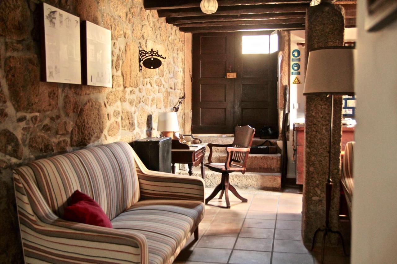 Casa Do Balcao Guest House Alcains ภายนอก รูปภาพ