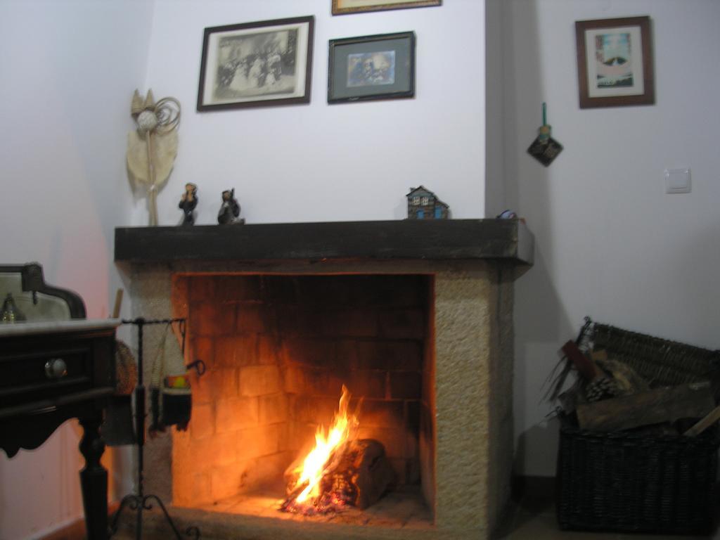 Casa Do Balcao Guest House Alcains ภายนอก รูปภาพ